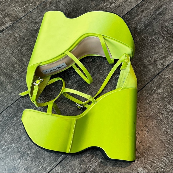 Steve Madden Varia lime green satin platform wedge sandals - Picture 2 of 7